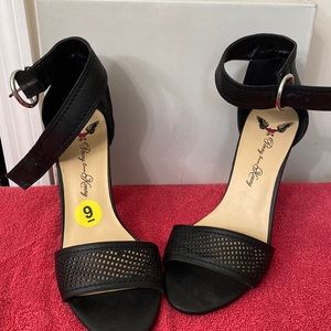Cute Black gently used sandal